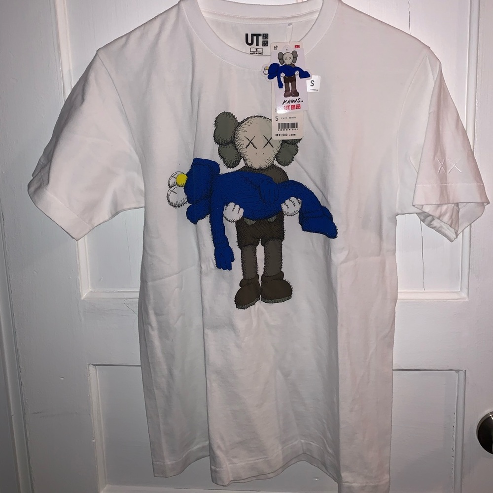 Uniqlo x KAWS Tee